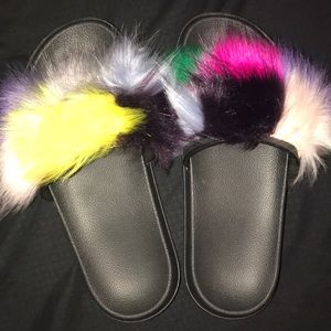 Fur slippers
